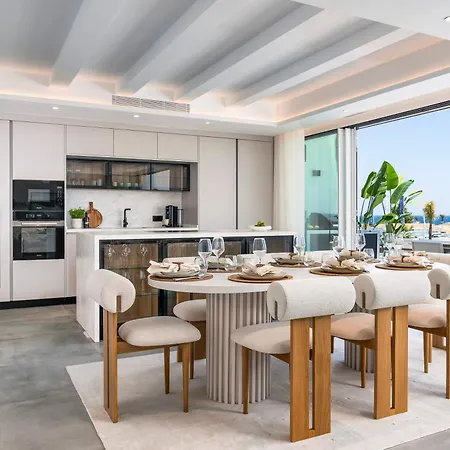 224 -luxury Selection- Puerto Banus Front Line Duplex Penthouse Марбелья