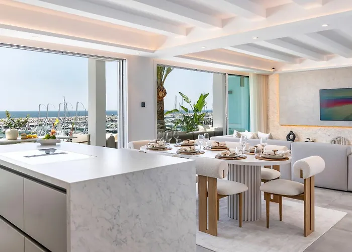 224 -luxury Selection- Puerto Banus Front Line Duplex Penthouse شقة ماربيا